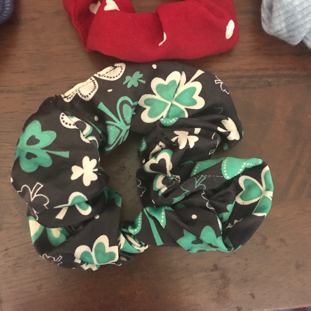 🍄 Women's Hair Scrunchie Set - Picture 8 of 8